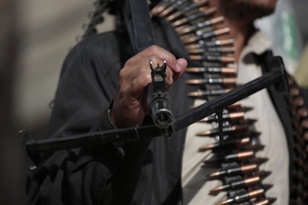 Tropas de la insurgencia hutí en operaciones militares en Yemen